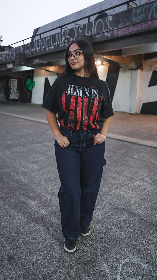 Tshirt Boxy Mujer Distressed stonewash "JESUS IS LOVE" RED (NUEVA)