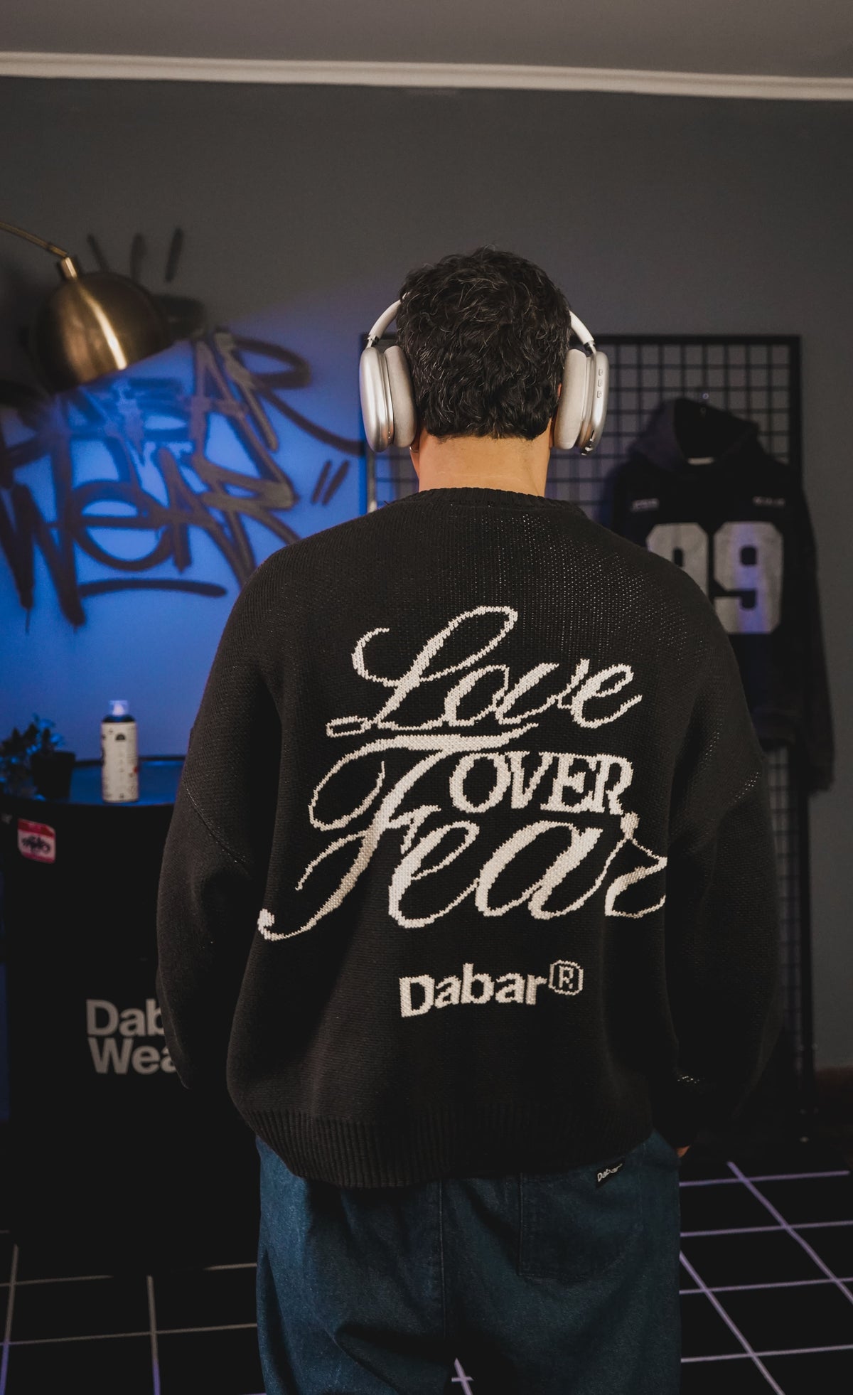 Sweater Black HEAVYWEIGHT "LOVE OVER FEAR" (Fit oversize)