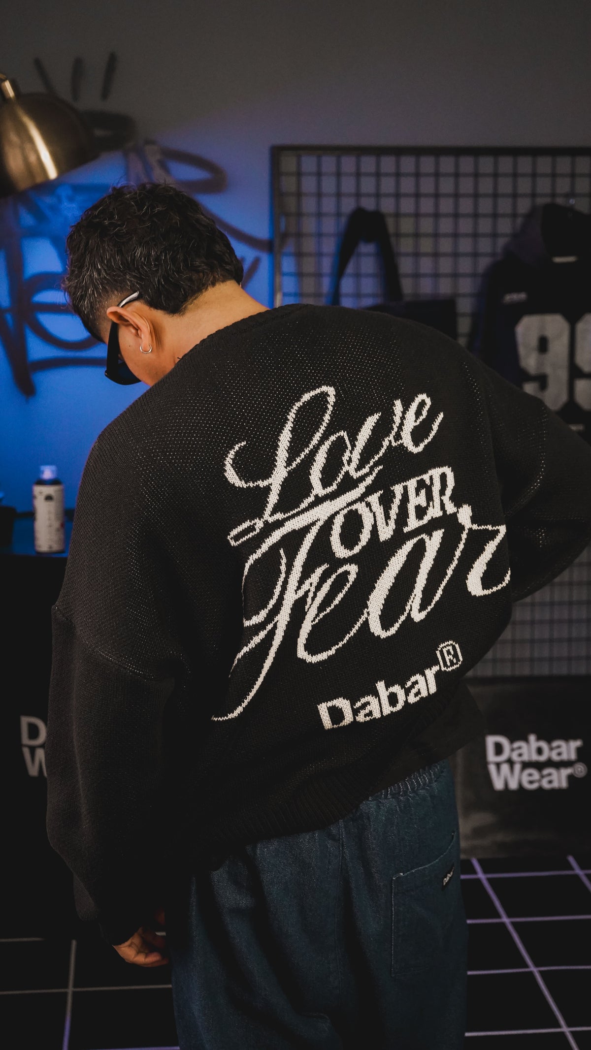 Sweater Black HEAVYWEIGHT "LOVE OVER FEAR" (Fit oversize)